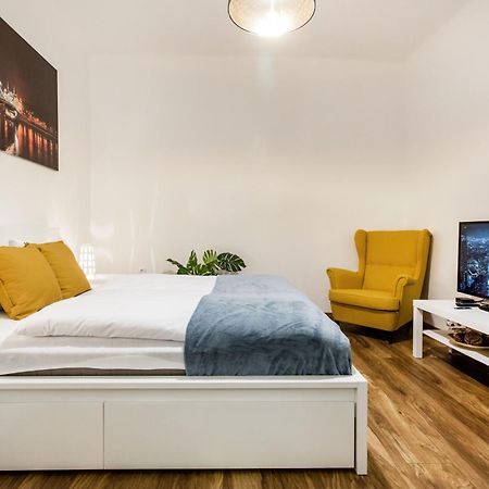 Quiet And Cozy Apartment Near The Danube Budapest Bagian luar foto